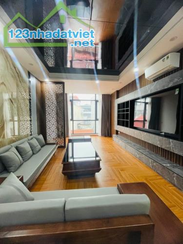 Nguyễn Văn Cừ 46m 7t mt 4m giá 12.75 tỷ thang máy ô tô vào nhà ngõ thông full nội thất - 2