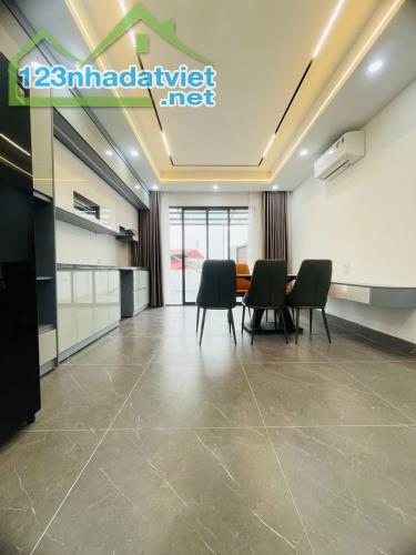 Nguyễn Văn Cừ 46m 7t mt 4m giá 12.75 tỷ thang máy ô tô vào nhà ngõ thông full nội thất - 3