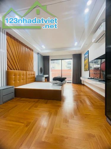 Nguyễn Văn Cừ 46m 7t mt 4m giá 12.75 tỷ thang máy ô tô vào nhà ngõ thông full nội thất - 5