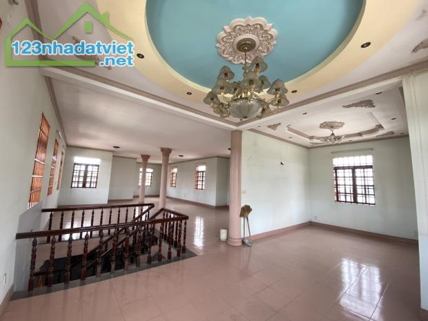 BÁN BIỆT THỰ SÂN VƯỜN 1000m2, 2 TẦNG, NGUYỄN XIỂN, GẦN VINHOMES, LONG BÌNH, QUẬN 9 - 1