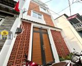 CHÍNH CHỦ BÁN NHÀ KHÁNH HỘI - NHÀ ĐẸP- ĐI VÀI BƯƠC RA GẶP XE HƠI- THÔNG RA TÔN THẤT