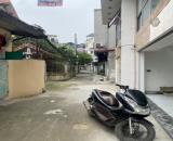 Nhà đẹp Oto thông đỗ cửa chạy vòng quanh. Thang máy sịn chạy vù vù