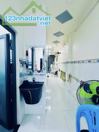 SIÊU PHẨM KD - 2 TẦNG - 60M² - GẦN CHỢ P18 - TÂN HƯƠNG - GIÁ CỰC TỐT - 2