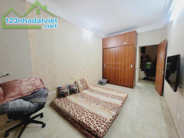 Bán nhà Tôn Đức Thắng phân lô sát phố - 2 thoáng 30m 5 tầng giá 7.6 tỷ - 2
