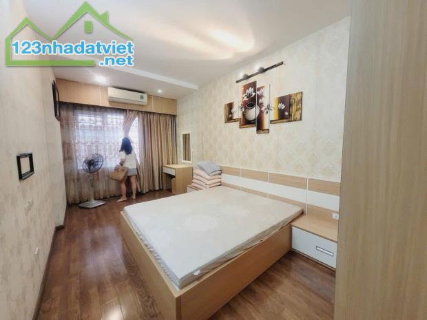 Bán nhà Tôn Đức Thắng phân lô sát phố - 2 thoáng 30m 5 tầng giá 7.6 tỷ - 3
