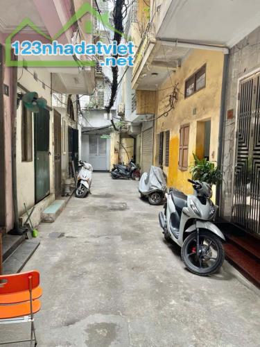 Bán nhà Tôn Đức Thắng phân lô sát phố - 2 thoáng 30m 5 tầng giá 7.6 tỷ - 4