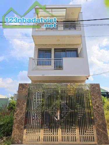 NHÀ ĐẸP 3 TẦNG - LONG PHƯỚC - ĐƯỜNG 8M - OTO NÉ NHAU - NHỈNH 5 ĐỒNG - 5