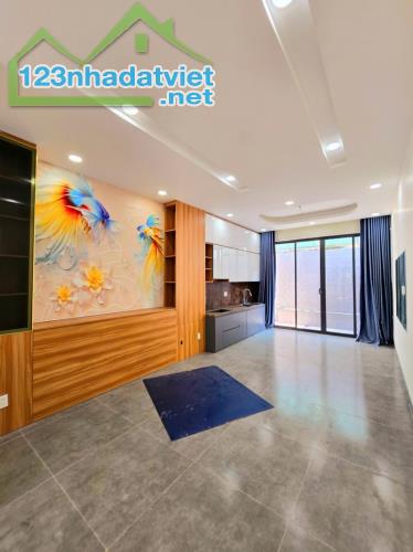 NHÀ ĐẸP 3 TẦNG - LONG PHƯỚC - ĐƯỜNG 8M - OTO NÉ NHAU - NHỈNH 5 ĐỒNG - 1