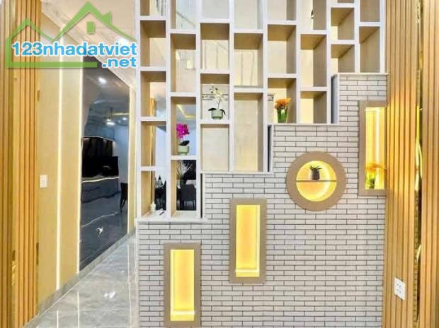 Bán nhà siêu phẩm mặt tiền giá mà mềm - 4