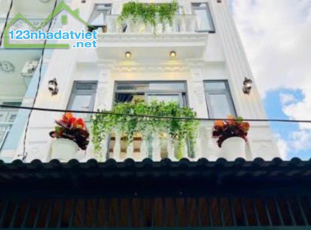 Cần bán nhà gấp ở Đường Cô Giang, Phường 2, Phú Nhuận