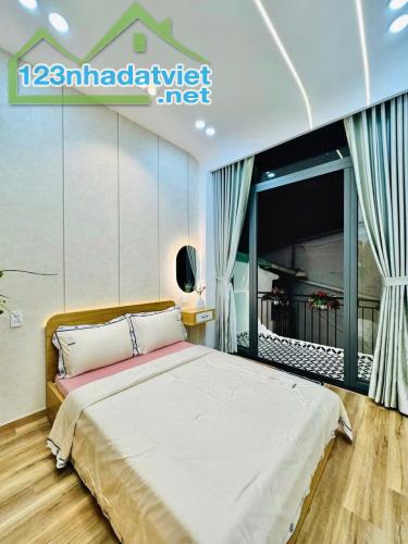 Kẹt tiền kinh doanh bán nhanh thu vốn nhà Trần Xuân Soạn  tân kiểng Q7