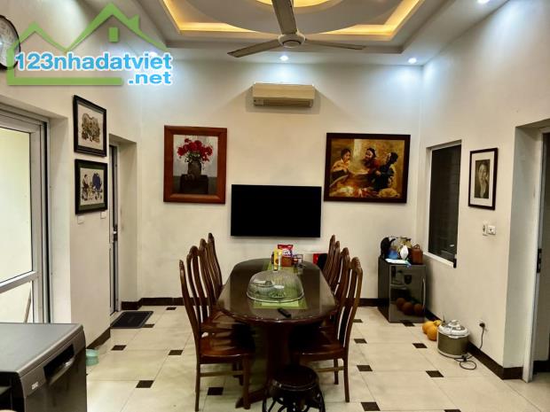Cần bán Biệt Thự sân vườn 2 mặt ngõ khu Bách Khoa - 133/140m2 x 3 Tầng - Sổ đỏ đẹp - 3