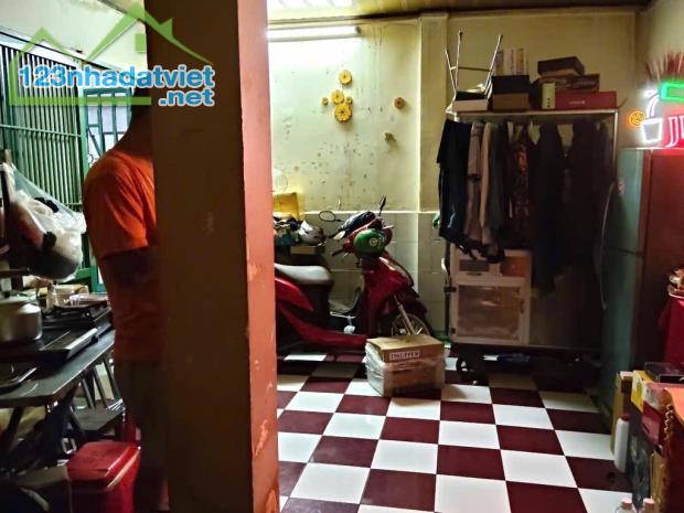 Cần bán căn nhà Cách Mạng Tháng 8 Quận 3 chỉ 4,6 Tỷ - 2