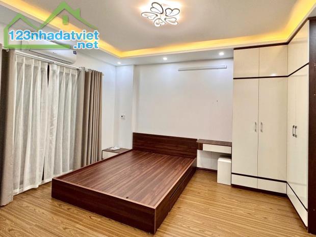 Bán Nhà Phố Thanh Nhàn, đối diện CV Tuổi Trẻ - Mặt ngõ thông, 23/28m2 x 4 Tầng, Sổ vuông - 2