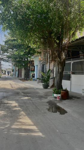 chính chủ bán đất 1/ ngắn đang xây móng bao xây nhà đường 1A vĩnh lộc B