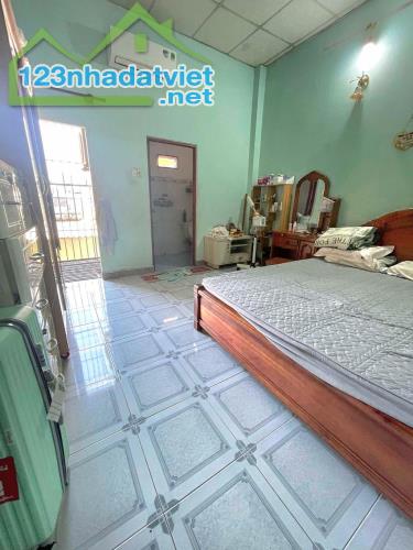 NHÀ ĐẸP 2 TẦNG SÁT CHỢ PHẠM ĐĂNG GIẢNG GẦN M1 GIÁP TÂN PHÚ - 53M2 (4x13.5). CHỈ NHỈNH 4 TỶ - 1