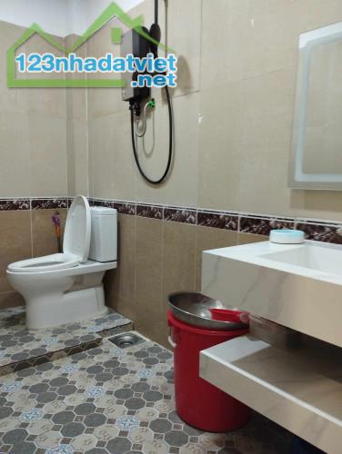 Bán nhà mặt tiền đường Đình An Tài P7 Q8, căn góc 7m × 12m, 4PN xe hơi vào nhà dưới 6Tỷ TL