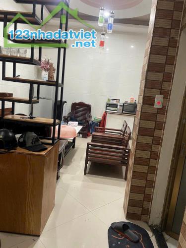 PHỐ QUAN NHÂN KINH DOANH SẦM UẤT NGÀY ĐÊM DT 64m2 3 tầng MT 4.1m Giá 18.88 tỷ - 1