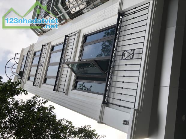 BÁN NHAG GẤP PHỐ BẠCH MAI - HAI BÀ TRƯNG - 35 M2-5 T - 5,4 TỶ