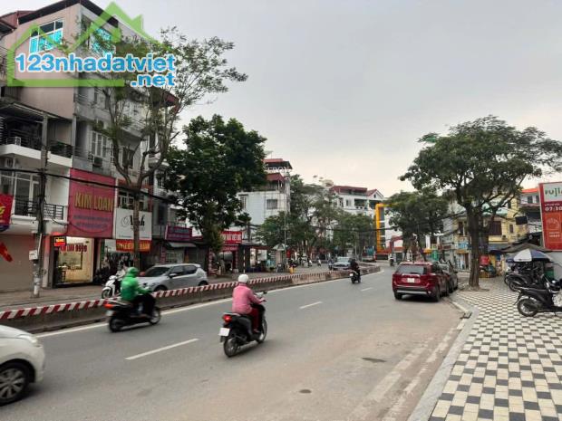 BÁN NHÀ MẶT PHỐ LẠC LONG QUÂN - CÁCH HỒ TÂY 150M - NỞ HẬU - VỈA HÈ RỘNG - KINH DOANH ĐỈNH.