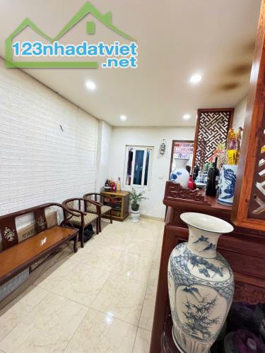 CÓ 102, HƠN 7 TỶ SỞ HỮU NHÀ TRUNG TÂM PHỐ NGUYỄN VĂN CỪ 35M, 5T, MT3.5M, Ô TÔ THÔNG. - 3