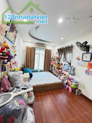 CÓ 102, HƠN 7 TỶ SỞ HỮU NHÀ LÕI PHỐ CỔ NGỌC LÂM 35M, 5T, MT3.5M, Ô TÔ THÔNG NGUYỄN VĂN CỪ. - 1