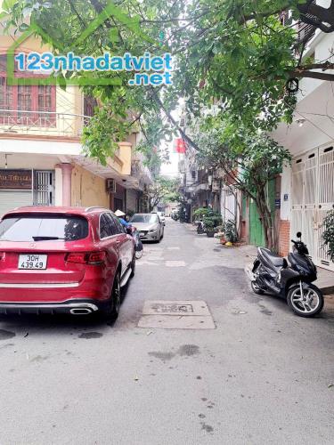 BÁN NHÀ PHỐ NGUYÊN HỒNG - 93M² - VỊ TRÍ ĐẸP - Ô TÔ TRÁNH - KINH DOANH - GIÁ CHỈ 25 TỶ
