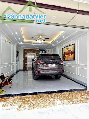 Bán Nhà Giang Biên, Long Biên 36m2, 6T, giá 7,5 tỷ ( ô tô vào nhà)