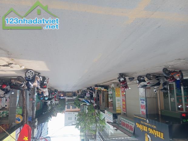 Siêu phẩm Chủ Mót BÁN ĐẤT ,TẶNG NHÀ 3 TẦNG VỀ Ở LUÔN, CHỦ ĐANG CHO THUÊ 5TR/THÁNG, ĐẦU TƯ