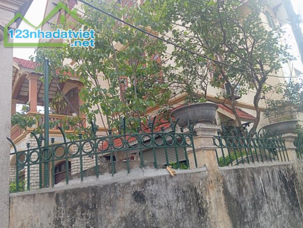 Siêu phẩm Chủ Mót BÁN ĐẤT ,TẶNG NHÀ 3 TẦNG VỀ Ở LUÔN, CHỦ ĐANG CHO THUÊ 5TR/THÁNG, ĐẦU TƯ - 2