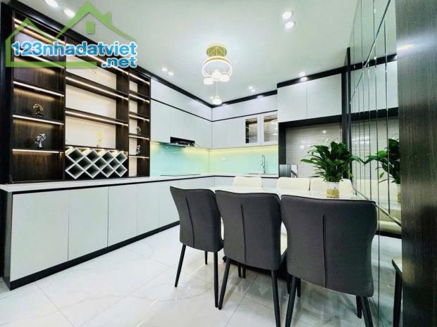 Cho thuê nhà nguyên căn mới kinh koong ngõ 69 Hoàng Văn Thái, 40m2 x 4 tầng, 5 PN, 16Tr/th - 2