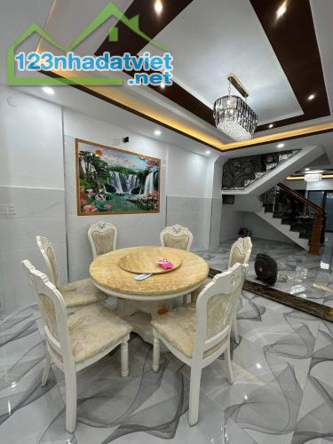 SÁT MT! Bán Nhà 4 Tầng Cực Đẹp Huỳnh Văn Bánh, 48m2, 7 Tỷ TL