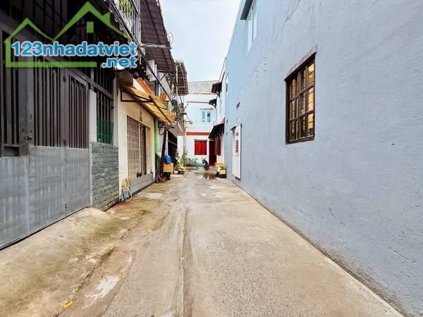 Bán nhà 2MT TL29 có nhiều cửa sổ thoáng mát gần ngã tư ga Thạnh Lộc - 2