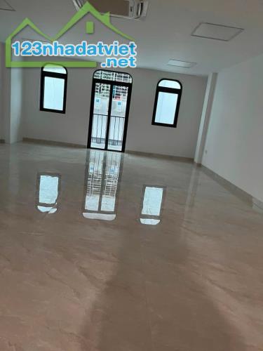 (Tin thật 100%) Bán tòa VP kết hợp CHDV 80m2 x 9T tại phố Đê La Thành - Kim Mã - Phân lô - 3