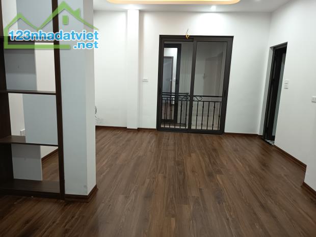 CHÍNH CHỦ GỬI BÁN NHÀ 5 TẦNG – GIÁ CHỈ 4.65 TỶ  MỖI TẦNG 1 PHÒNG RỘNG – VỊ TRÍ ĐẸP - 4