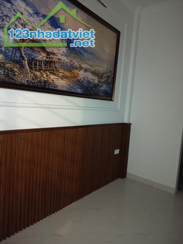 CHÍNH CHỦ GỬI BÁN NHÀ 5 TẦNG – GIÁ CHỈ 4.65 TỶ  MỖI TẦNG 1 PHÒNG RỘNG – VỊ TRÍ ĐẸP - 3
