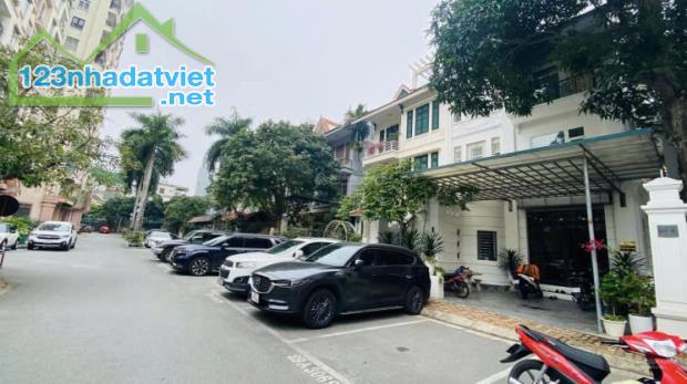 🏡 BÁN BIỆT THỰ SÀI ĐỒNG 155m² – HÀNG XÓM VINHOME, AEON MALL – CHỈ 39 TỶ! - 1