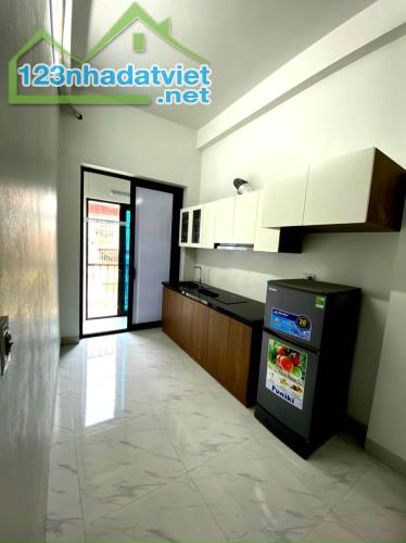 Chính chủ bán gấp nhà ngõ ô tô kinh doanh Ngõ 43 Trung Kính, Cầu Giấy; DT 48m2 – 4 tầng.