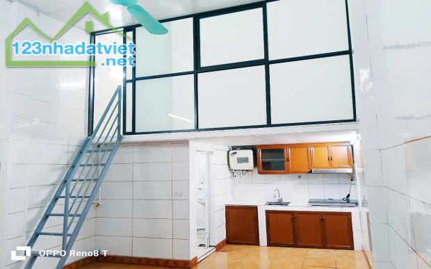 Cho thuê nhà nguyên căn ngõ 42 Trịnh Đình Cửu Thanh Xuân, 35m2 x 1.5 tầng,  5tr2 - 3