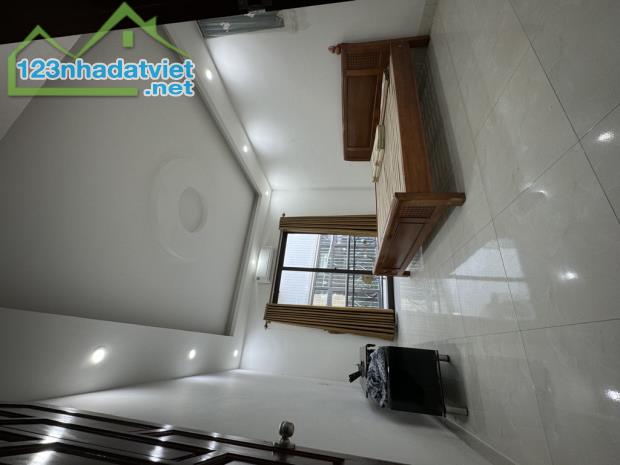 NHÀ MỚI GẦN PHỐ- LÔ GÓC- 6 TẦNG - NGÕ THÔNG, CẦU AM, 7.5tỷ. - 3