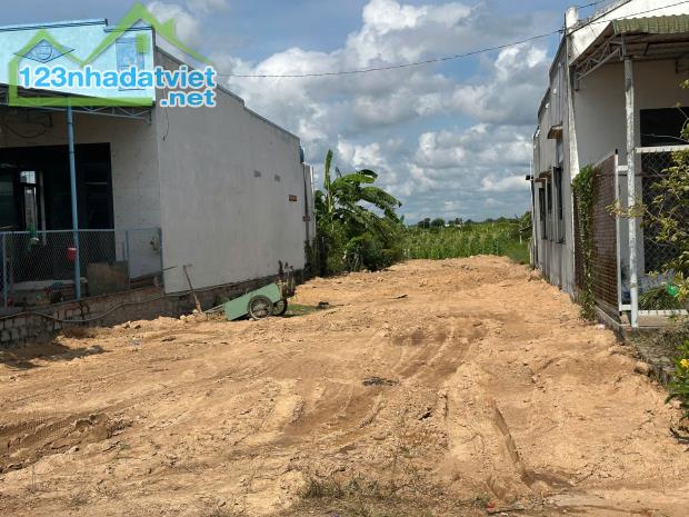 Bán 608m2 đất thổ cư mặt tiền Đinh Công Tráng, thị xã LaGi gần Biển Tam Tân - 2