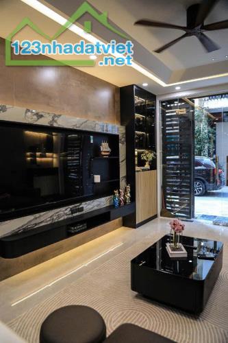 BÁN NHÀ PHÂN LÔ PHỐ QUẦN NGỰA 80M2 - 4 TẦNG - 4.5M MẶT TIỀN - VỈA HÈ Ô TÔ TRÁNH - 42TỶ - 1