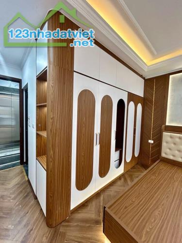 NHÀ ĐẸP THÁI HÀ 61M2 4T, VÀI BƯỚC RA PHỐ, CÁCH Ô TÔ 10M 10 TỶ
