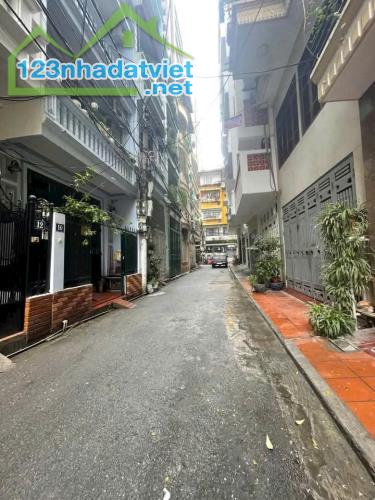 Trần Quốc Hoàn, DT 52M2x4T, MT 4.1M , giá 18.7 Tỷ.   PHÂN LÔ Ô TÔ TRÁNH - KV HIẾM NHÀ BÁN