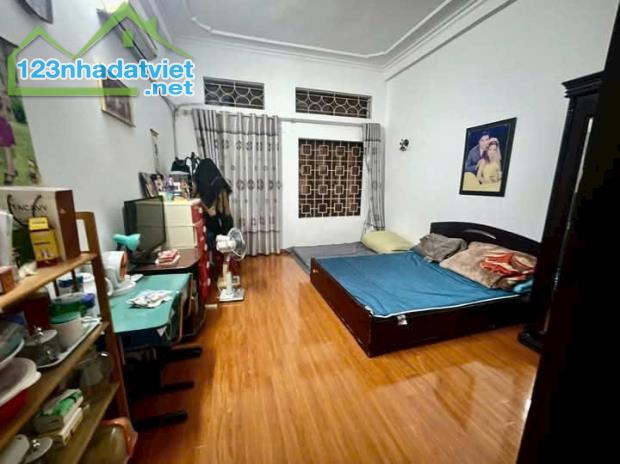 Trần Quốc Hoàn, DT 52M2x4T, MT 4.1M , giá 18.7 Tỷ.   PHÂN LÔ Ô TÔ TRÁNH - KV HIẾM NHÀ BÁN - 3