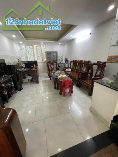 CHỦ GẤP BÁN - MẶT TIỀN 5 TẦNG SÁT TRƯỜNG CHINH QUẬN TÂN BÌNH - GẦN 80M2 (4 x 19), NHÀ ĐÚC - 3