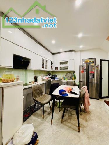 BÁN NHÀ ĐẸP MẶT NGÕ PHỐ HÀO NAM-LÔ GÓC-MT 5M-42M2-NHỈNH 12 TỶ - 1