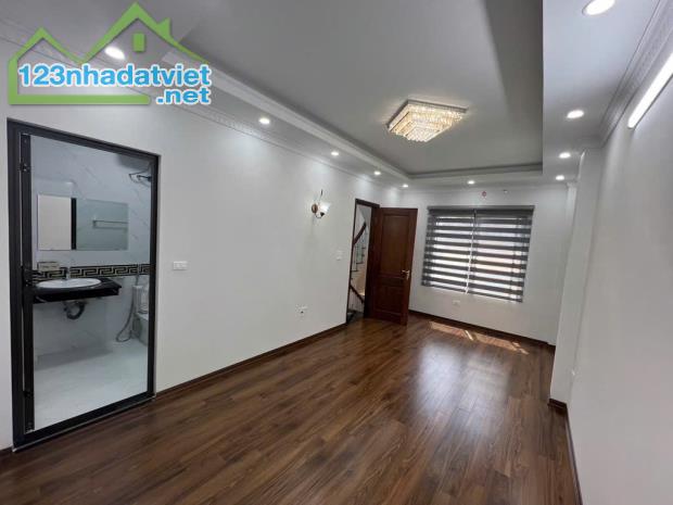 BÁN NHÀ ĐẠI LA, Ở LUÔN, 5 TẦNG THANG MÁY, SÂN CỔNG ĐỂ XE, 30M RA PHỐ GIÁ 8.X TỶ - 3