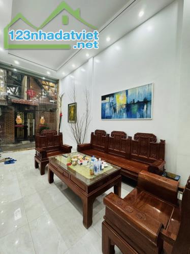 Bán nhà gần phố Nguyễn Văn Huyên, Cầu Giấy, 5m ô tô, ngõ thông, kinh doanh, 10 tỷ - 1