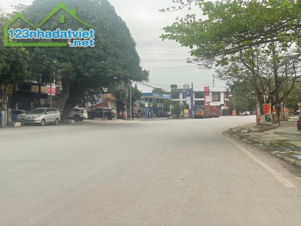 Bán lô đất  mặt đường Hùng Vương, Quán Toan, giá chỉ 4,x tỷ  LH 0979087664
